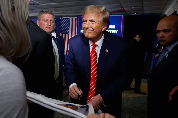 El expresidente Donald Trump, en duelo entre republicanos en New Hampshire, hoy.