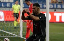 Óscar Romero festeja su gol en la liga turca.