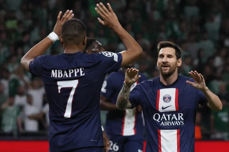 Lionel Messi y Kylian Mbappé, dos goleadores del PSG ante el Maccabi Haifa