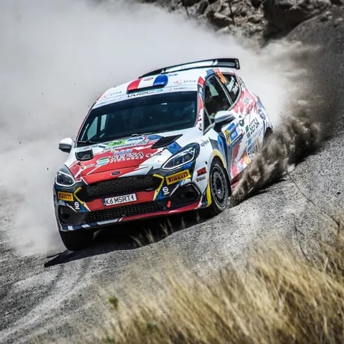 Diego Domínguez Bejarano y Rogelio Peñate son los ganadores de la categoría WRC3 del Rally de México.