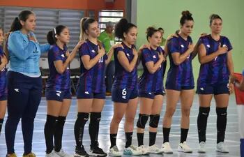 La selección paraguaya de hándbol femenina sumó su tercer triunfo consecutivo y se acercan al mundial.