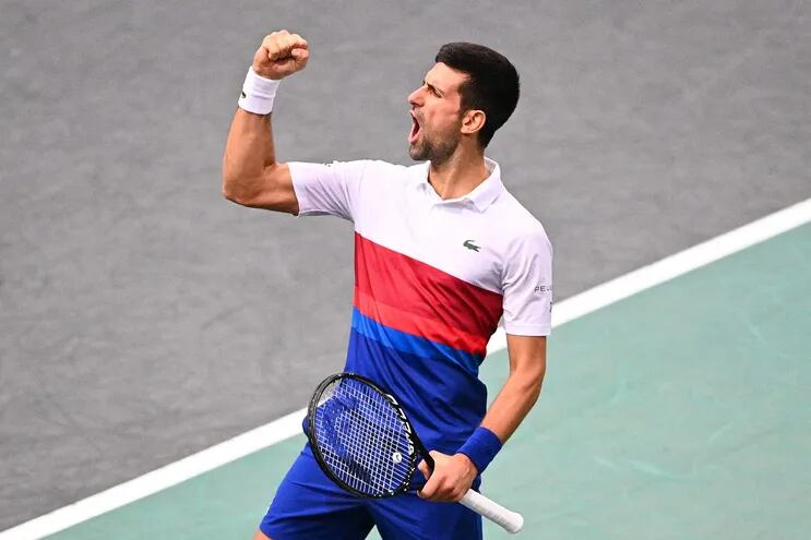 Djokovic sigue avanzando en París