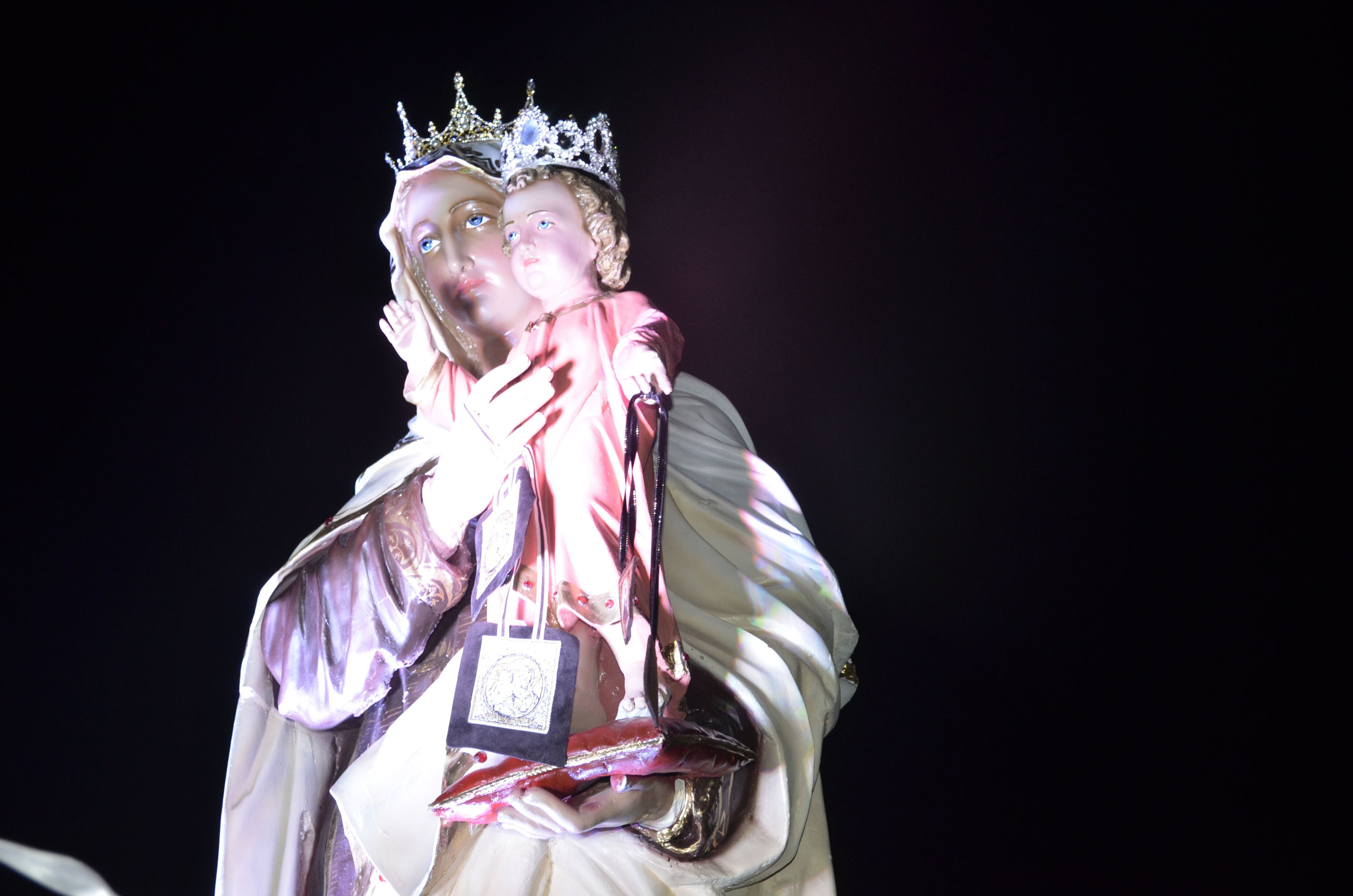 Virgen del Carmen, protectora espiritual de la feligresía católica de la ciudad de Villa Elisa. 