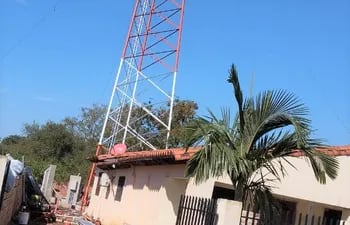 Pobladores de Paraguarí piden de rrib ar antenas de telefonía móvil, porque transgrede ordenanza municipal.