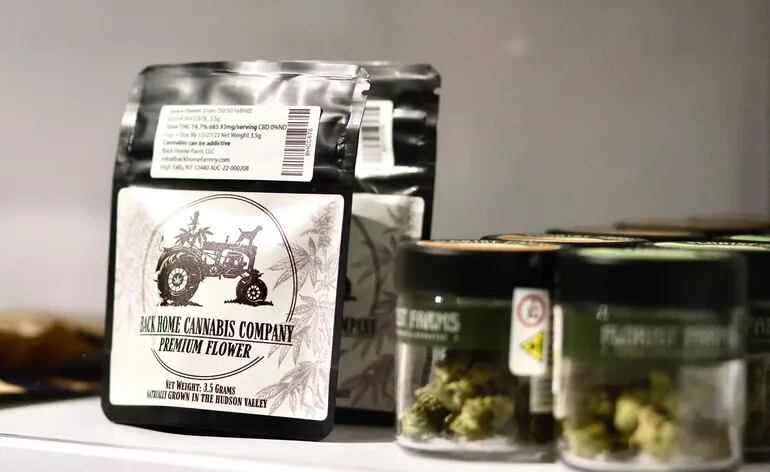 Los productos de cannabis se exhiben durante una conferencia de prensa en la inauguración de Housing Works Cannabis Company, el primer dispensario legal de cannabis en la ciudad de Nueva York, Estados Unidos.