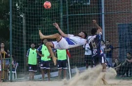 Arrancó la segunda etapa de la Superliga de Fútbol Playa con atractivos duelos en el COP.