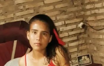Angélica Sofia Benítez tiene 15 años y se encuentra con paradero desconocido desde ayer.