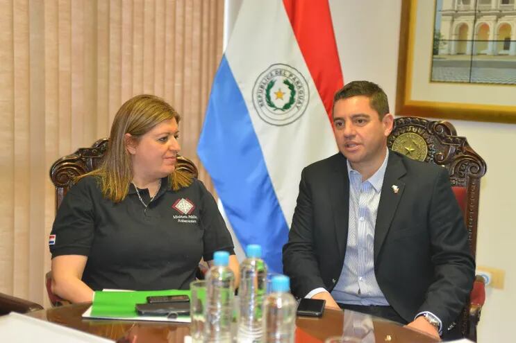 Sandra Quiñonez, fiscal general del Estado y el presidente de la ANR, Pedro Alliana (Cartista).