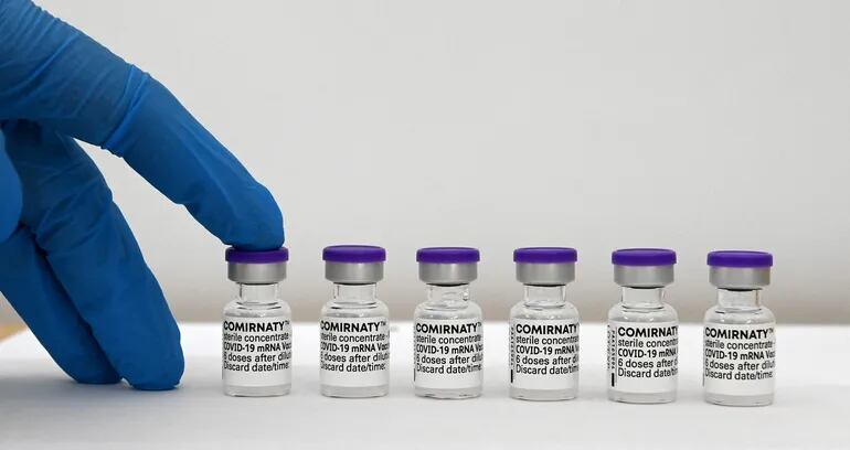 Dosis de "Comirnaty", denominación de la vacuna desarrollada por Pfizer-BioNTech. (AFP)
