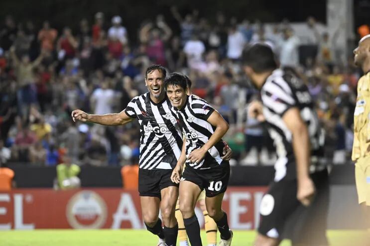 Libertad se recuperó y derrotó al Táchira por la Libertadores