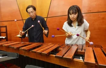 marimba-duo-wings-y-la-orquesta-sinfonica-nacional-se-presentaran-hoy-en-el-centro-paraguayo-japones-julio-correa-y-domingo-portillo-a-las-2030-e-212310000000-1682399.jpg