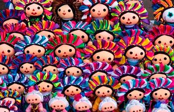 Muñecas Lele (bebé en idioma otomí) son símbolo y patrimonio cultural de Querétaro, México.
