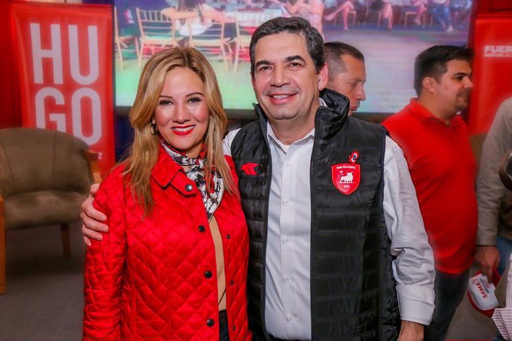 Lourdes Samaniego y Hugo Velázquez, en una foto publicada este lunes en las redes sociales del vicepresidente.