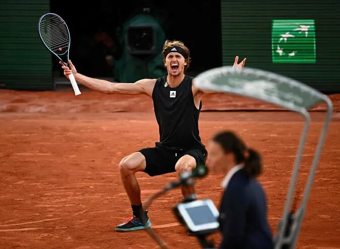 Alexander Zverev, durante el triunfo contra Carlos Alcaraz en los cuartos de final del Roland Garros 2022.