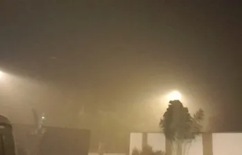Intenso humo cubre la ciudad de Limpio