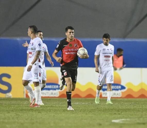 Hernesto Caballero, después de anotar el empate contra Nacional por la jornada 14 del torneo Clausura 2021.