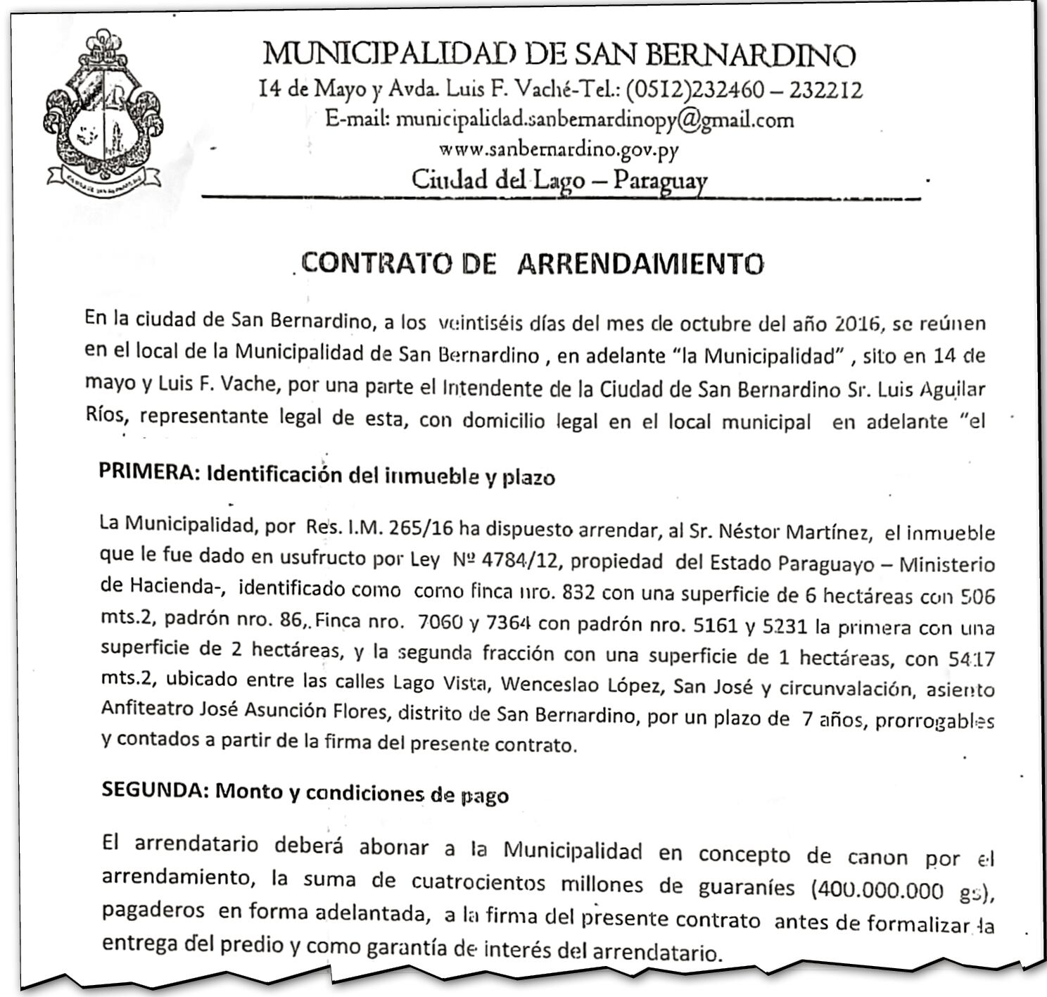 El contrato firmado por Néstor David Martínez Britos con la Municipalidad de San Bernardino para el arrendamiento del Anfiteatro José Asunción Flores.