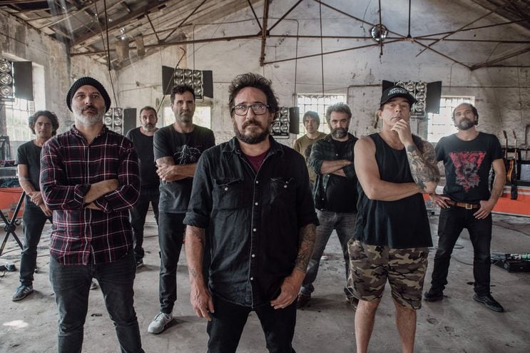 La agrupación uruguaya La Vela Puerca será una de las atracciones del festival ReciclArte. La banda llegará presentando su nuevo álbum "Discopático".