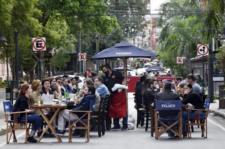 El Bodegón, sobre calle Palma, se copó de personas que disfrutaron de sus tradicionales milanesas.