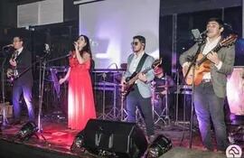 El grupo musical Los Soles de Carapeguá, será telonero del cantante Luciano Pereyra.