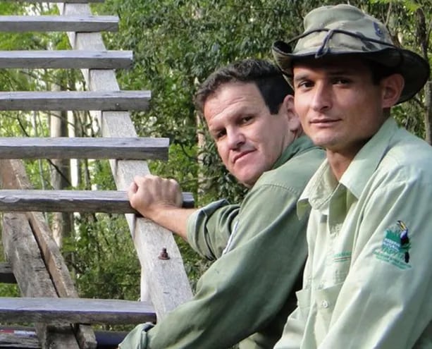 Los guardaparques Rumildo Toledo (izq.) y Artemio Villalba, asesinados hace dos años en la reserva natural “Tapyta”.