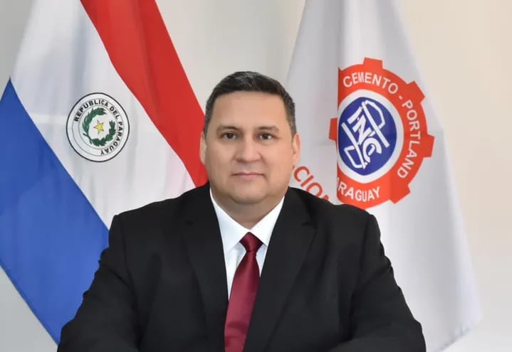 Gerardo Guerrero Agusti,
nombrado presidente de la
Industria Nacional del
Cemento. Reemplaza a
Ernesto Benítez.