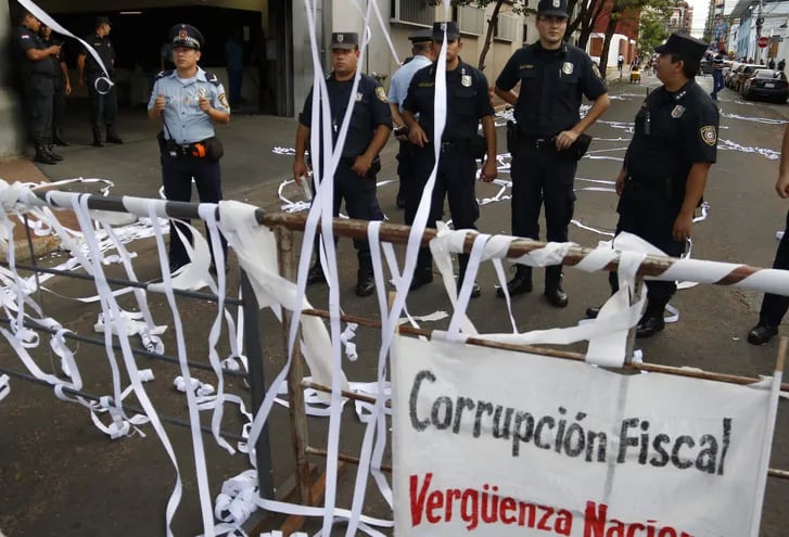 Paraguay se mantiene, como el año pasado,  como el subcampeón en corrupción en Sudamérica, solo detrás de Venezuela, según el  Índice de Percepción de la Corrupción 2023, presentado  por Transparencia Internacional. (EFE).