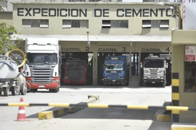 Industria Nacional del Cemento (INC).