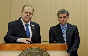 Enrique Cáceres Rojas y Agustín Saguier.