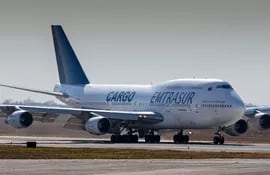 El avión carguero que la empresa venezolana “Emtrasur” compró a la aerolínea iraní Mahan Air está retenida en el aeropuerto argentino de Ezeiza y bajo investigación de autoridades de EE.UU.