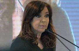 la-presidenta-argentina-cristina-kirchner-presenta-un-hematoma-en-la-cabeza-resultado-de-un-golpe-el-12-de-agosto-y-los-medicos-le-han-prescrito-u-205637000000-610982.jpg