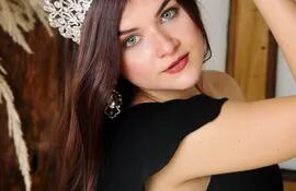 Alexandra Kroeker Penner (24) es la nueva representante de belleza del departamento de Boquerón.