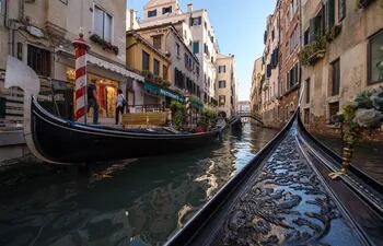 El regreso de los turistas a Venecia tras la pandemia llevó al municipio a relanzar su proyecto de reserva obligatoria para todos los visitantes deseosos de deambular por la ciudad y sus famosos canales.