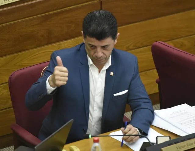Senador Víctor Ríos.