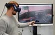 “¡Lévantate, levántate!”, se escucha mientras un grupo de policias simula intervenir en una toma de rehenes en un escenario de realidad virtual en 3D, herramienta utilizada para su entrenamiento, como ocurre en otros países.
