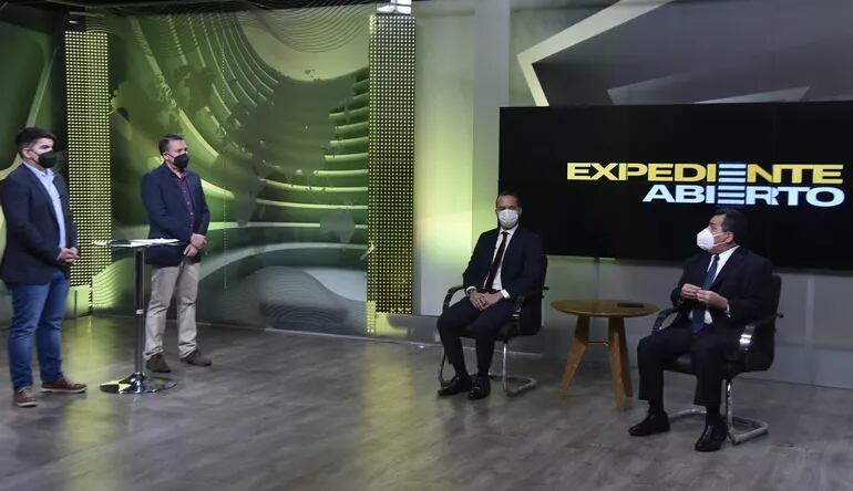 Los abogados Alfredo Enrique Kronawetter (derecha) y Federico Huttemann participaron anoche en el programa Expediente Abierto que se emite por ABC TV.