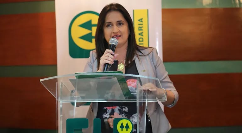 Cynthia Judith Páez Arce aparece como funcionaria de la INC desde el 1 de marzo de 1994. Actualmente es presidenta de la Cooperativa Universitaria.