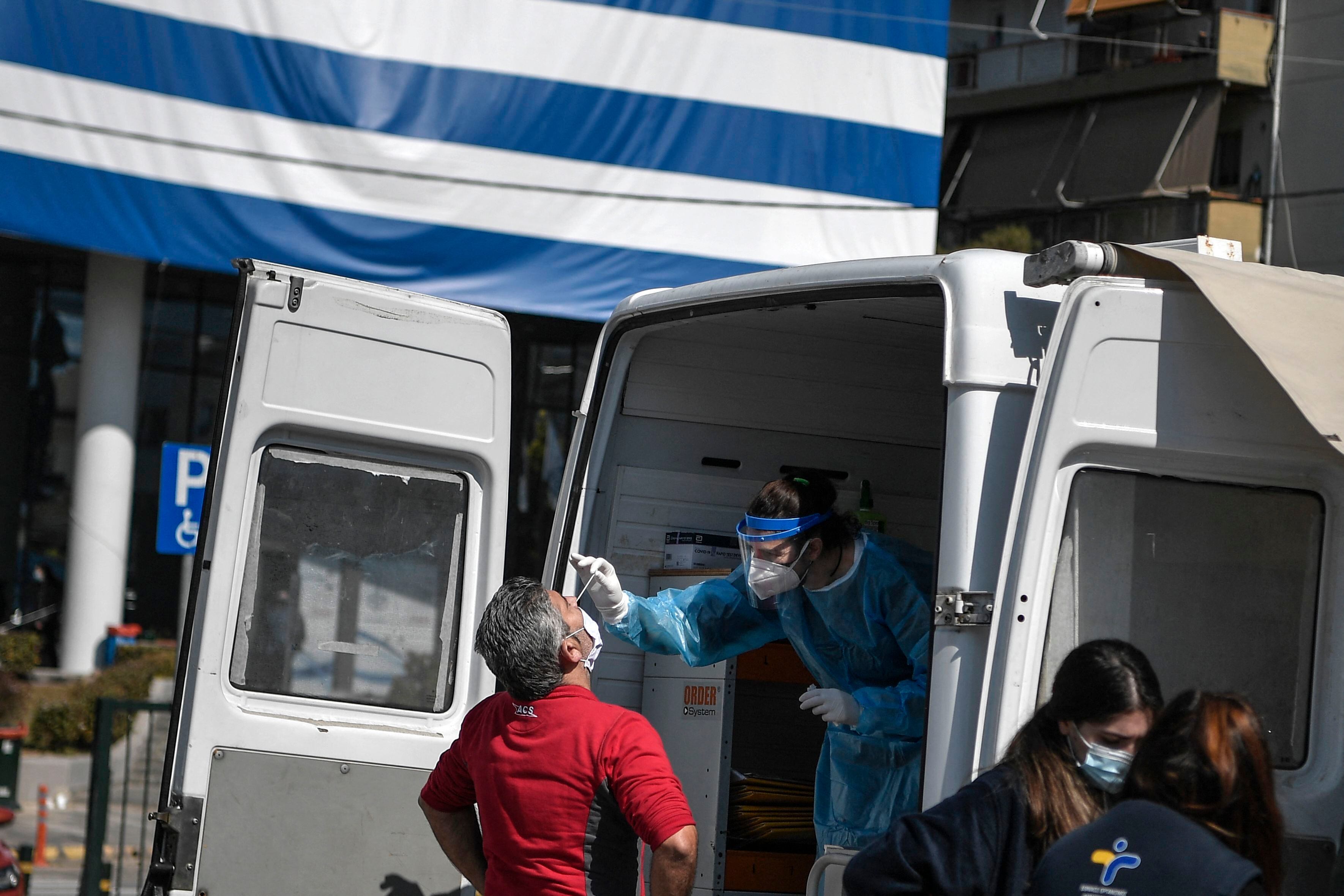 Grecia entregará test caseros gratuitos para frenar la propagación de covid - Mundo - ABC Color