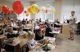 Los estudiantes vuelven a clase en Rusia con 18.000 casos de covid-19 diarios