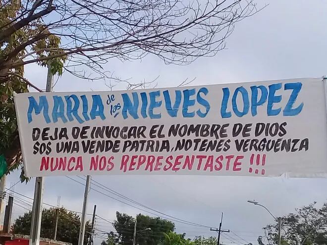 "Pasacalles" de repudio a la diputada María de las Nieve López