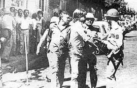 El día de la clausura, el 22 de marzo de 1984, varios periodistas  de ABC Color fueron golpeados por la policía de la dictadura stronista.