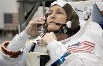 mujer-mision-espacial-121526000000-1832878.jpg