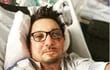 Imagen compartida por Jeremy Renner en su cuenta de Instagram, donde se lo ve en la cama del hospital recuperándose del grave accidente que sufrió el domingo.