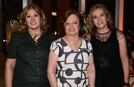 Mirian Rejala, Delia de Schulz y María Viviana Planás.