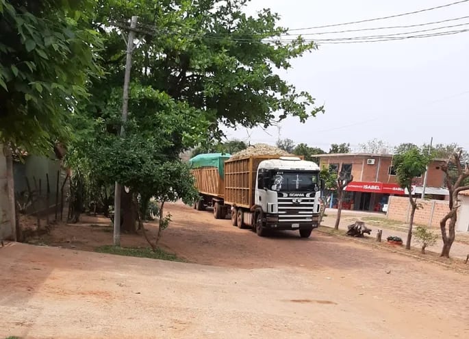 Denuncian que camiones de gran porte ocasionan grietas en viviendas de San Roque González