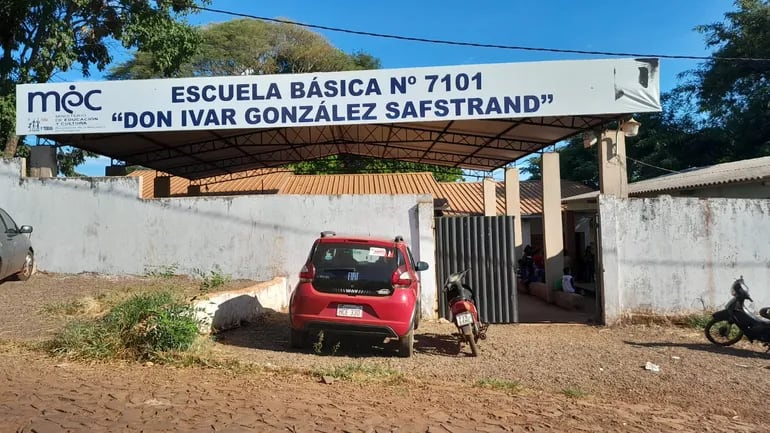 Escuela Don Ivar González Safstrand, ubicada en el asentamiento Romero Kue de Pedro Juan Caballero.