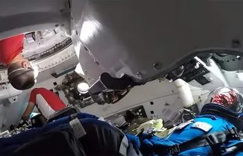 La nueva expedición conjunta de cosmonautas rusos y un astronauta estadounidense a la Estación Espacial Internacional (EEI) realizará cinco caminatas espaciales durante los 188 días que permanecerá en la plataforma orbital, dijo este jueves el comandante de la misión, el ruso Serguéi Prokópiev.