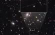La estrella Eärendel, indicada con una flecha, en la galaxia Sunrise Arc. A través del telescopio Hubble se ve solo como un puntito de tres píxeles, pero es, en realidad, la estrella más lejana y antigua nunca observada. Eärendel, a 12.900 millones de años luz de la Tierra y formada cuando el universo aún era joven, será una puerta para entender la evolución estelar. EFE/ Space Telescope Science Institut/NASA/SÓLO USO EDITORIAL/SÓLO DISPONIBLE PARA ILUSTRAR LA NOTICIA QUE ACOMPAÑA (CRÉDITO OBLIGATORIO)