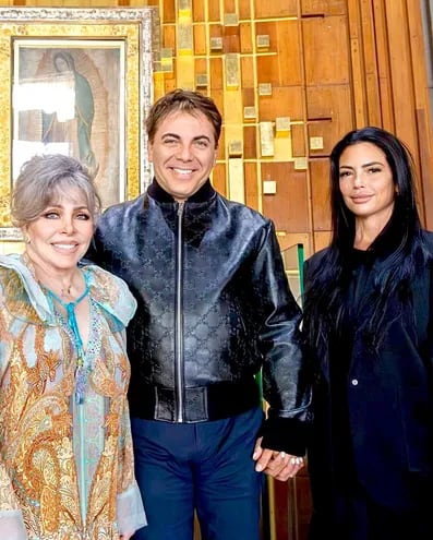 Verónica Castro, Cristian Castro y Mariela Sánchez fueron a visitar a la Virgen de Guadalupe.