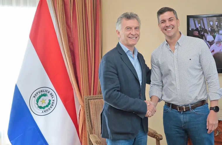 El exmandatario argentino Mauricio Macri y el presidente de Paraguay Santiago Peña